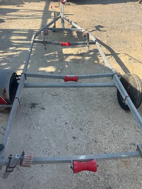 A VENDRE CHARIO DE MISE A L'EAU AUX ALENTOURS DE