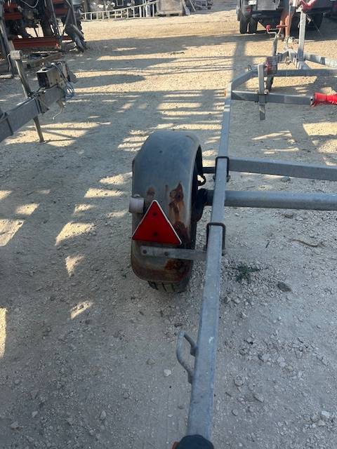 A VENDRE CHARIO DE MISE A L'EAU AUX ALENTOURS DE