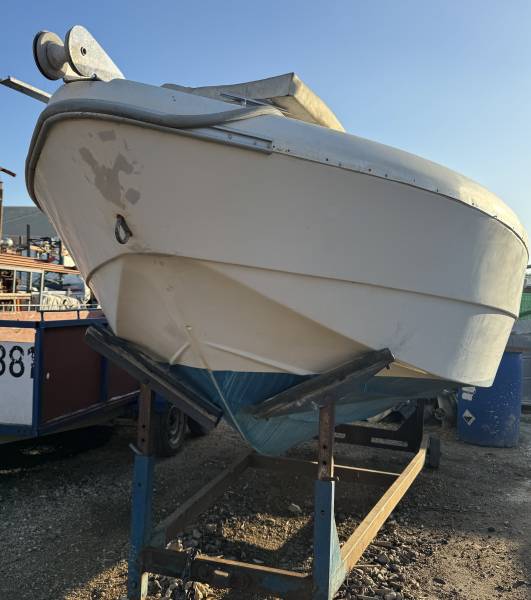 Bateau occasion a vendre Open CAPELI 17 à finir