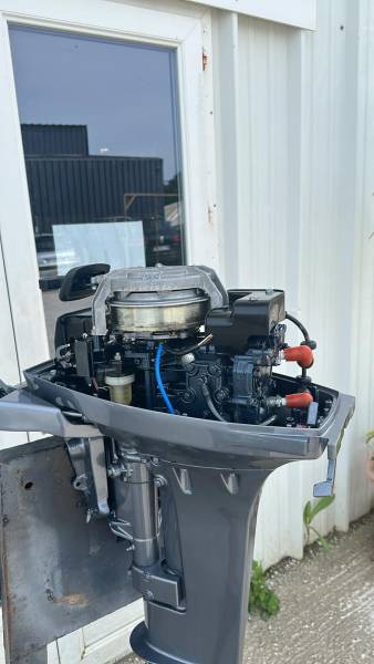 Moteur 9.9 Yamaha 2 temps arbre long barre franche