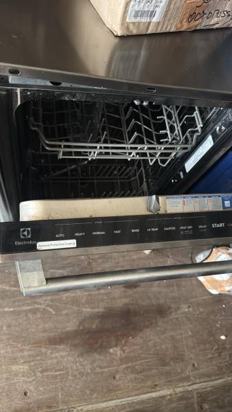 Lave-vaisselle intégré de 18 po. Avec commandes IQ-Touch (EIDW1815US)