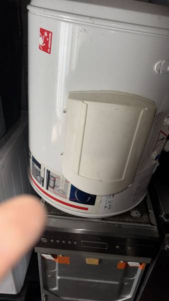 Chauffe-eau électrique blindé horizontal mural 75L CHAUFFEO raccordements dessous - ATLANTIC - 023107