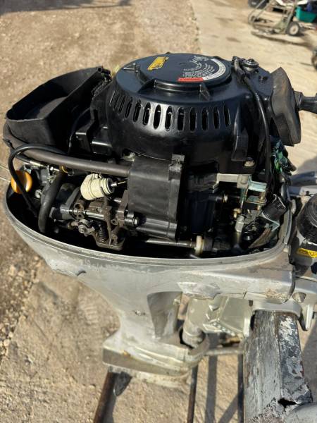 MOTEUR 8CV HONDA 4 TEMPS ARBRE LONG A REMETTRE EN ETAT