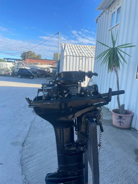 Moteur 30cv suzuki 2 temps arbre long  barre franche