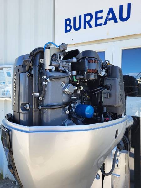 VENTE MOTEUR HORS BORD 150CV HONDA VTEC 4 TEMPS INJECTION ARBRE LONG