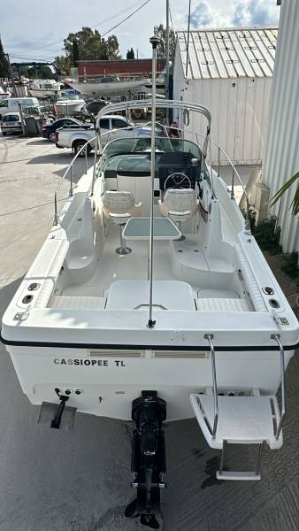 Bateau coque Bayliner Trophy 2052 avec moteur Mercruiser 135 CV Hyères proche La londe les Maures