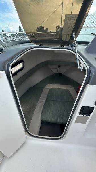 Bateau coque Bayliner Trophy 2052 avec moteur Mercruiser 135 CV Hyères proche La londe les Maures