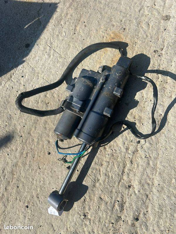 Trim Mono-Vérin Yamaha F50–F60 – Fiabilité et Performance Prêt à Naviguer