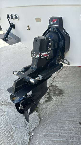 Bateau coque Bayliner Trophy 2052 avec moteur Mercruiser 135 CV Hyères proche La londe les Maures