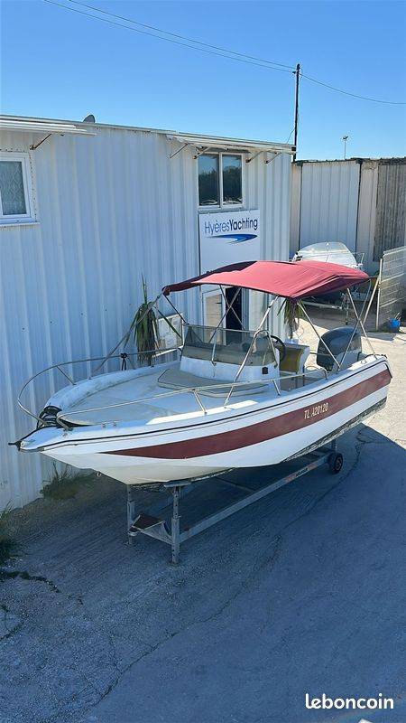 DINGHY-OU-RUNABOUT 5.6M – Polyvalence Open & Cabine à Prix Opportunité