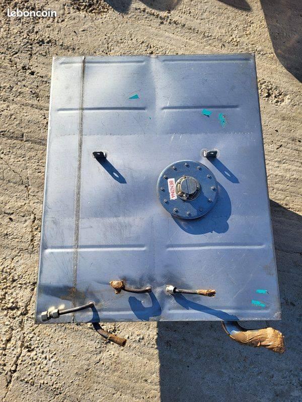 Réservoir Inox 230 L – Forme Adaptée et Capacité Optimale pour Votre Bateau