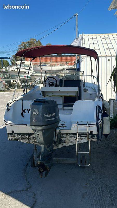 DINGHY-OU-RUNABOUT 5.6M – Polyvalence Open & Cabine à Prix Opportunité