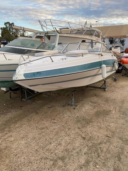 Bateau coque Fourwinns Sundowner 195 Hyères proche Toulon var