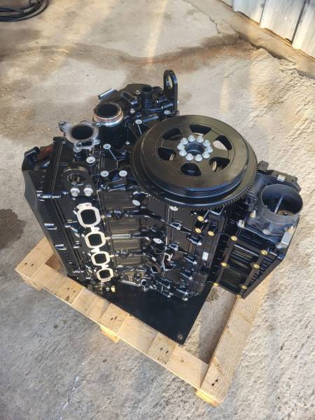 2 culasses Mercury V8 près de Carqueiranne