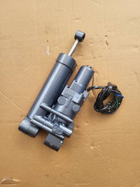 TRIM 25 30 40 YAMAHA Hyères proche Toulon